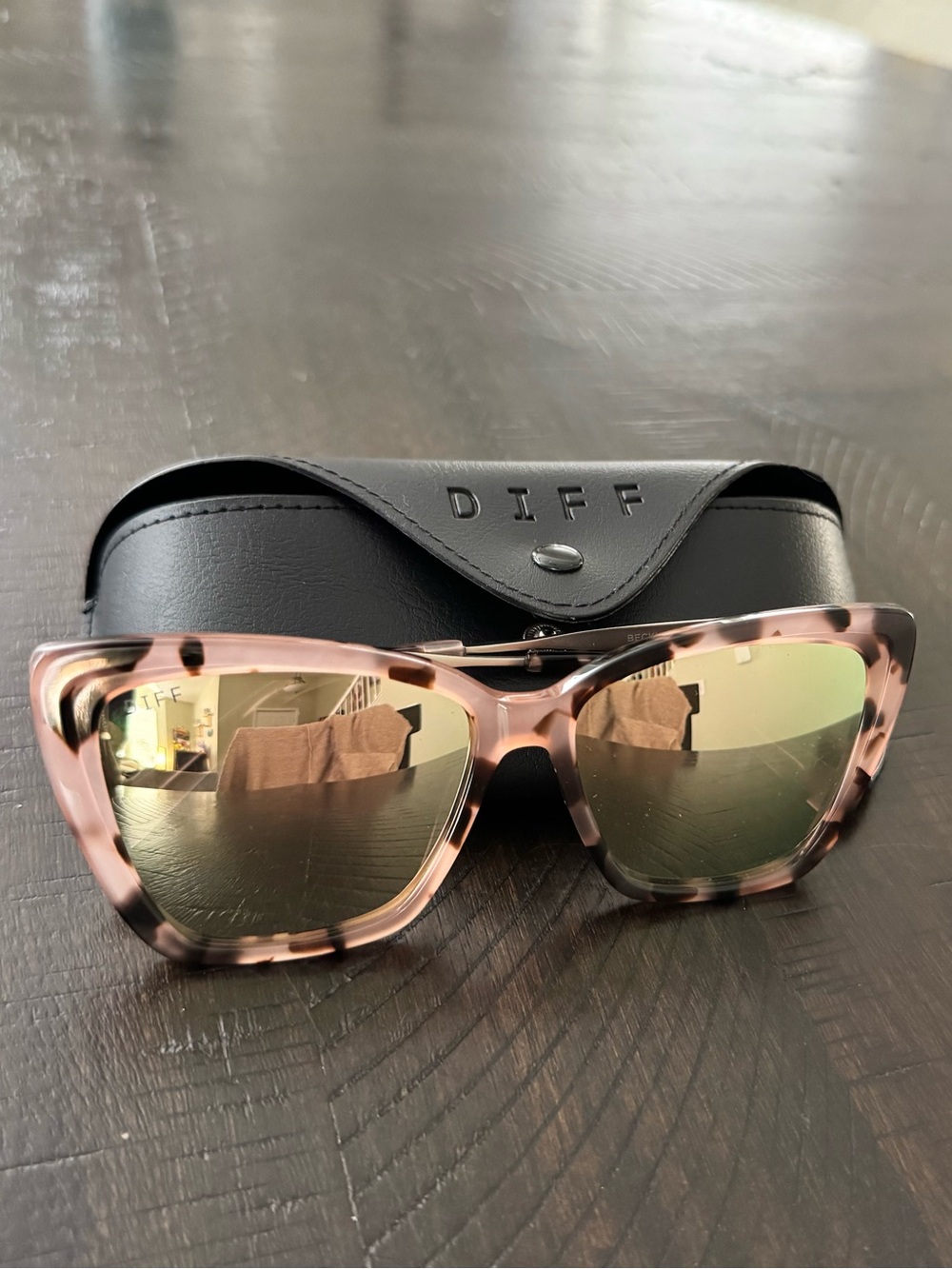 Diff Becky II Eyewear Pink Tortoise Sunglasses with Gold Mirrors
